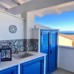 Splendido Con Vista Mare E Piscina 아파트 *