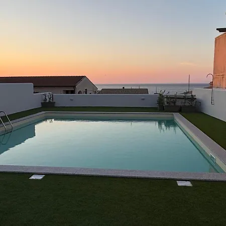 Apartmán Splendido Con Vista Mare E Piscina *